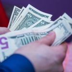 किन तपाईंले सम्बन्धमा पैसाको बारेमा कुरा गर्न आवश्यक छ: एक निषेध जसले धोखाधडी भन्दा बढी नष्ट गर्दछ unnamed-file.jpg